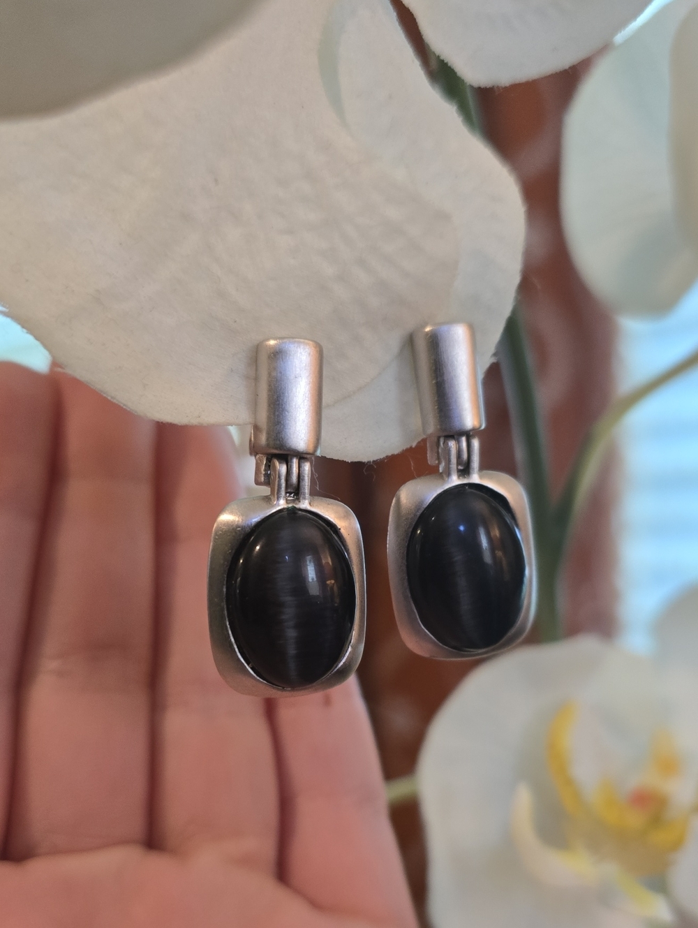 Vintage Signed St. John Satin Silver Black Cat's Eye Dangle Clip-On Earrings
